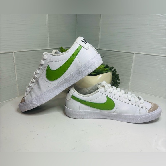 Nike Blazer Low 77 GS White Chlorophyll Green Medium Blue Asymmetric Sz 6.5Y W8 - Picture 2 of 13